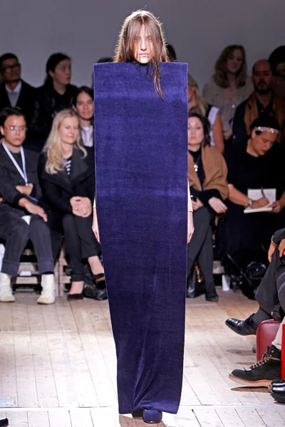 Look 28